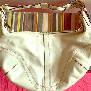 Eggshell Coach leather shoulder 💼 bag🛑🛑🛑🛑